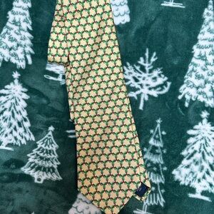Brooks Brothers Holiday tie  Yellow and Green Festive wreath Tie